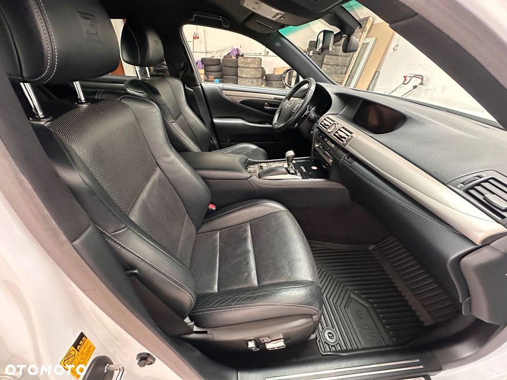 Lexus LS 600h F Sport - 25