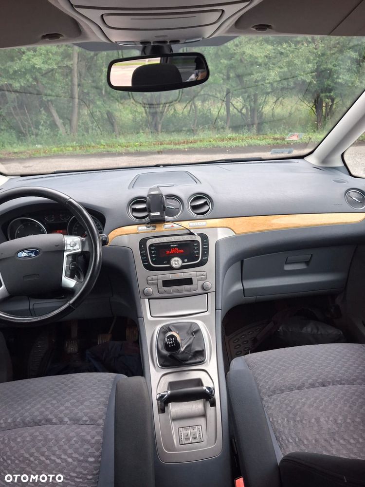 Ford Galaxy 2.0 Ghia - 8