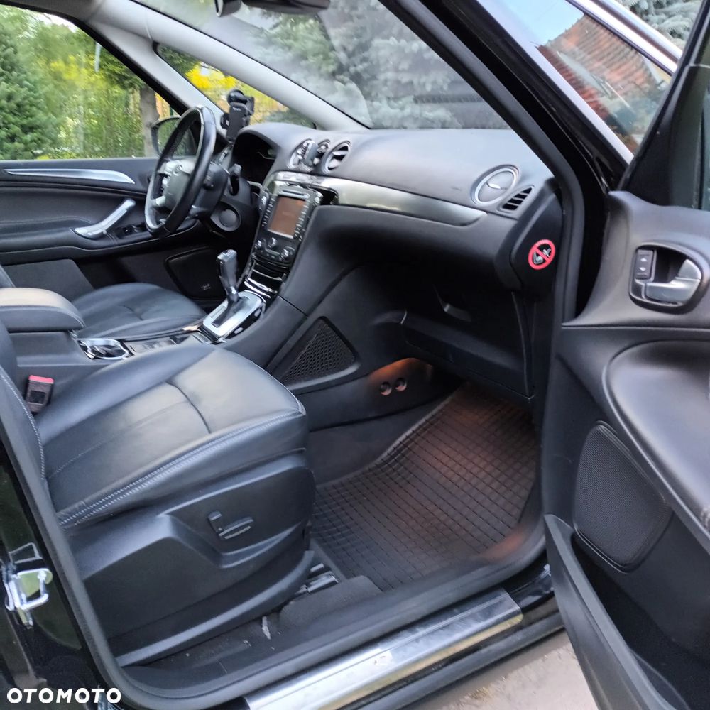 Ford S-Max - 13