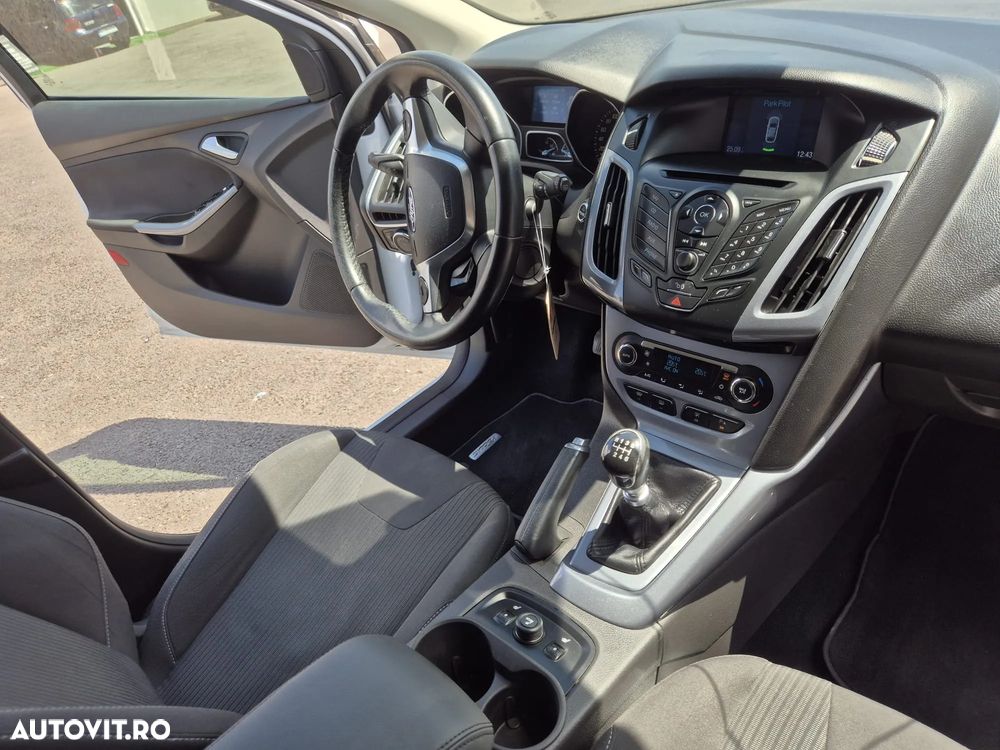 Ford Focus - 13
