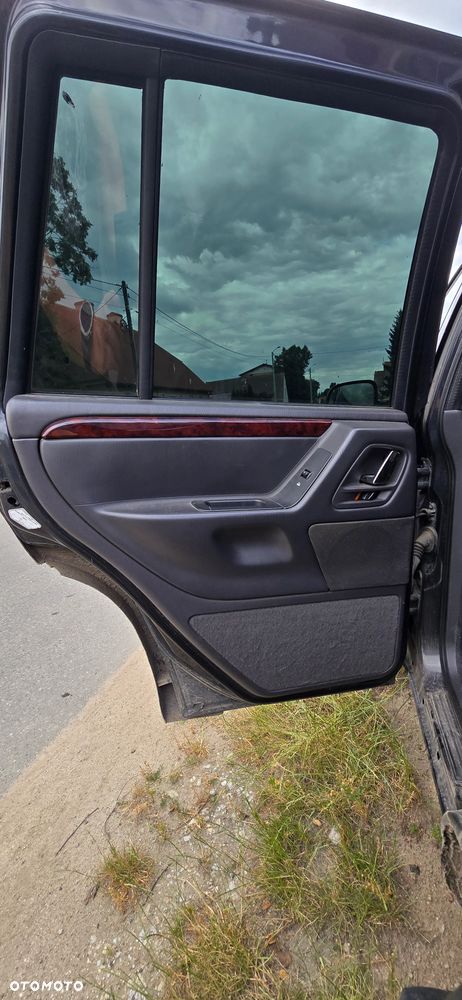 Jeep Grand Cherokee - 20
