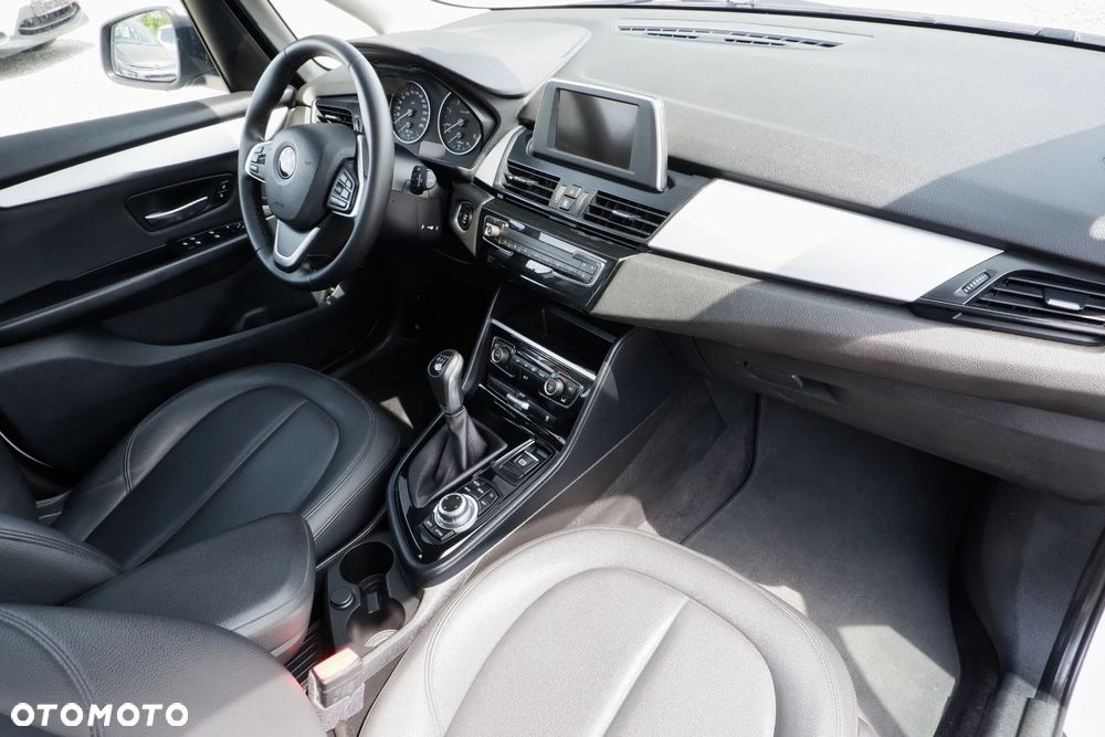 BMW Seria 2 216d Advantage - 4