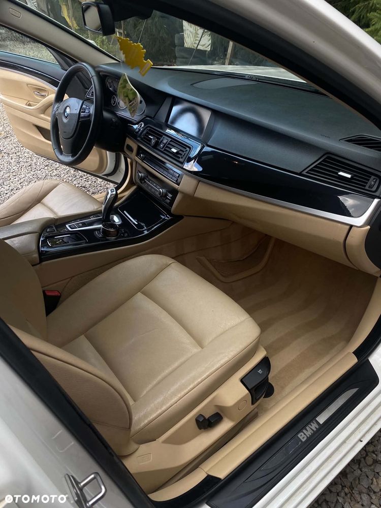 BMW Seria 5 530d xDrive - 9