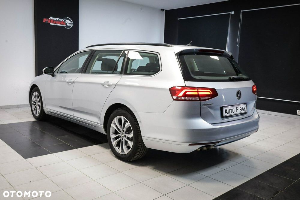 Volkswagen Passat - 9