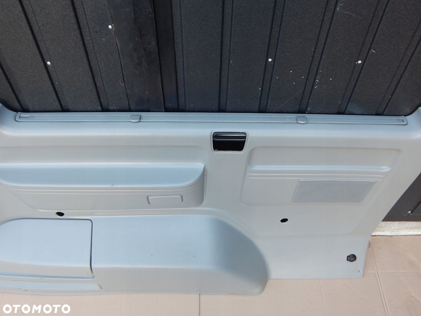 VW T5 LIFT T6 CARAVELLE boczek tapicerka roletka lewa tył LONG 7H3868715E - 4
