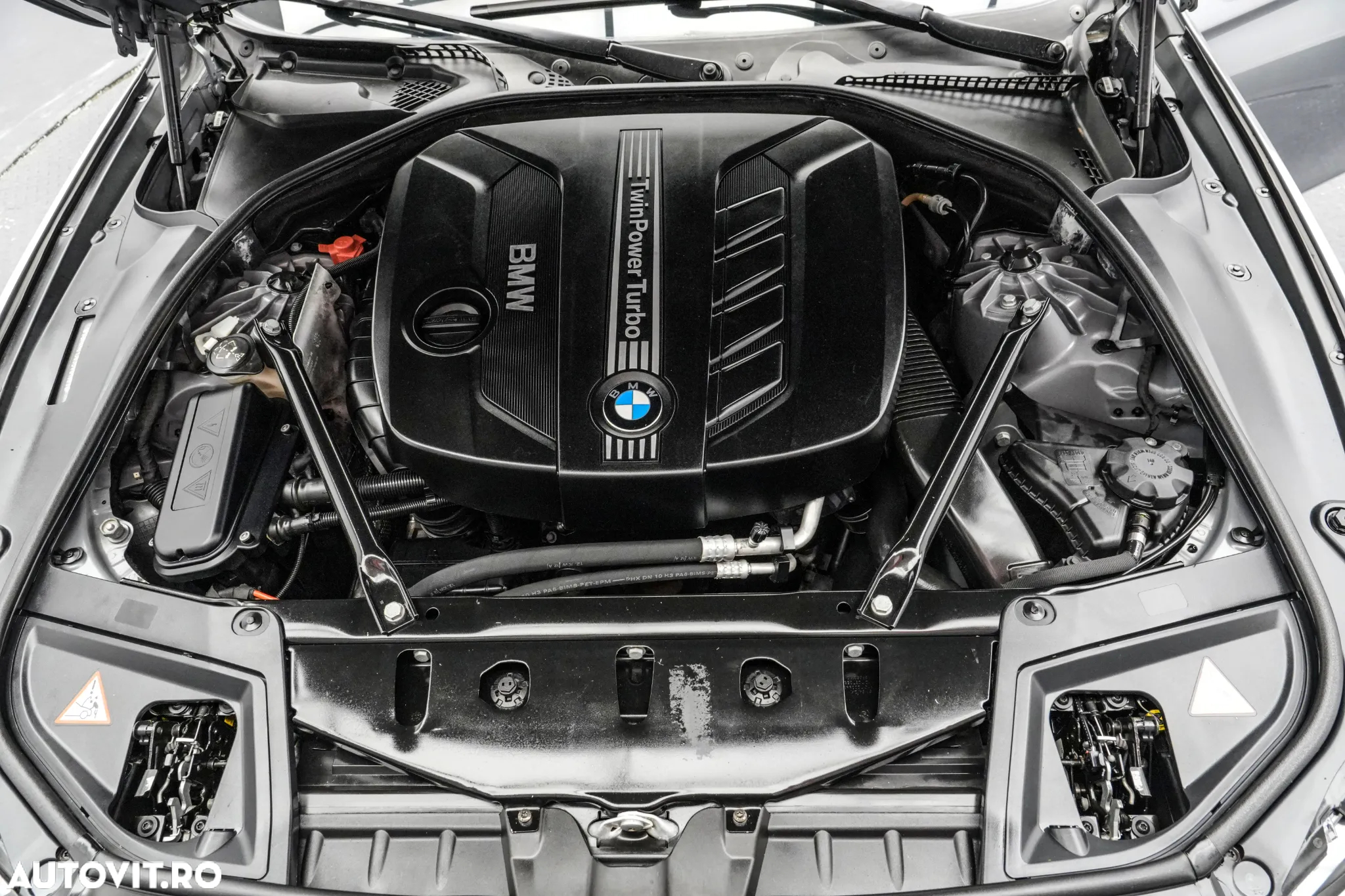 BMW Seria 5 525d xDrive - 27