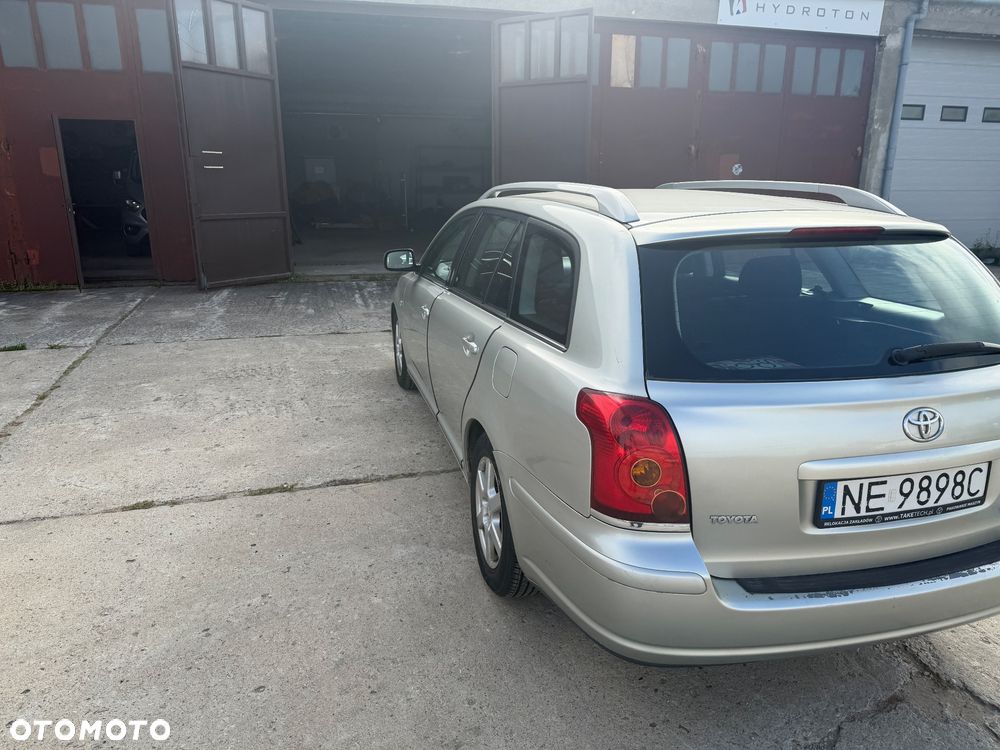Toyota Avensis - 2