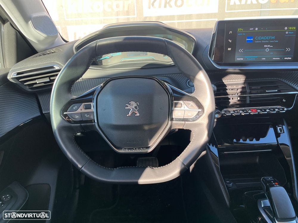 Peugeot e-208 Allure - 18