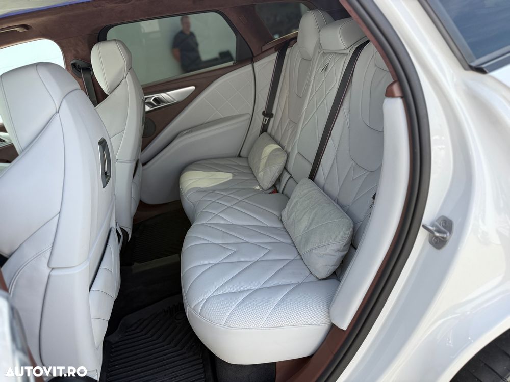 BMW XM 50e - 27