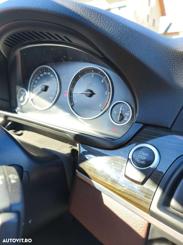 BMW Seria 5 525d xDrive Touring Sport-Aut. Luxury Line - 24