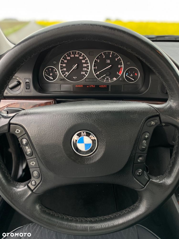 BMW Seria 5 520i - 20