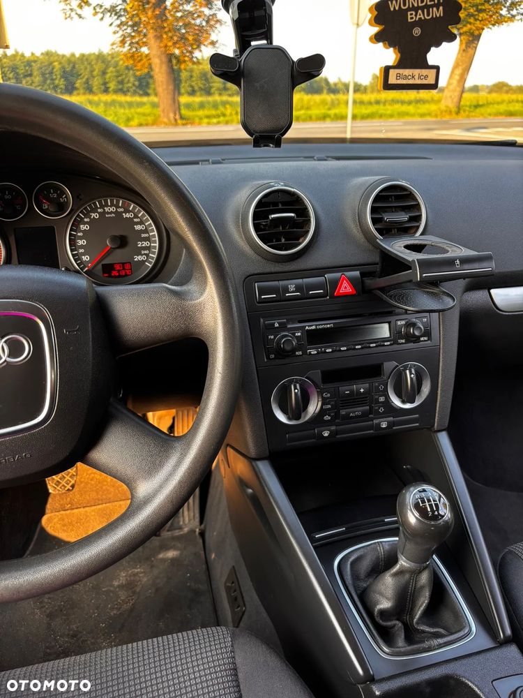 Audi A3 3-drzwiowe 2.0 FSI Attraction - 12