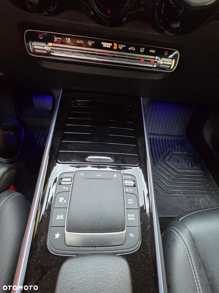 Mercedes-Benz GLB - 23