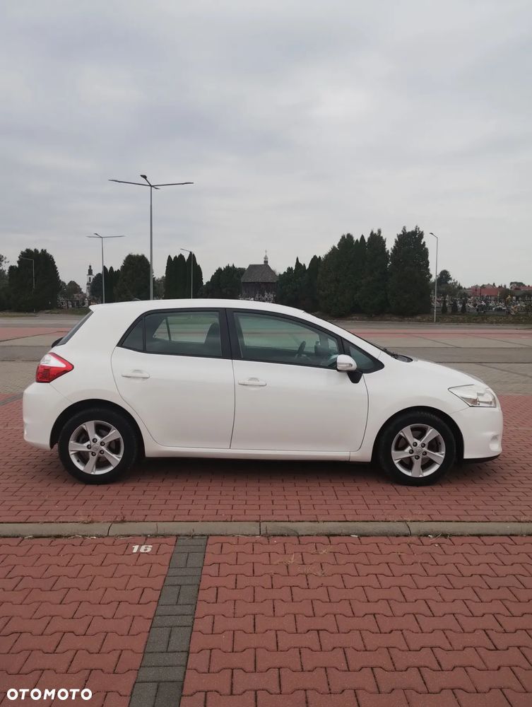 Toyota Auris 2.0 D-4D Premium - 4