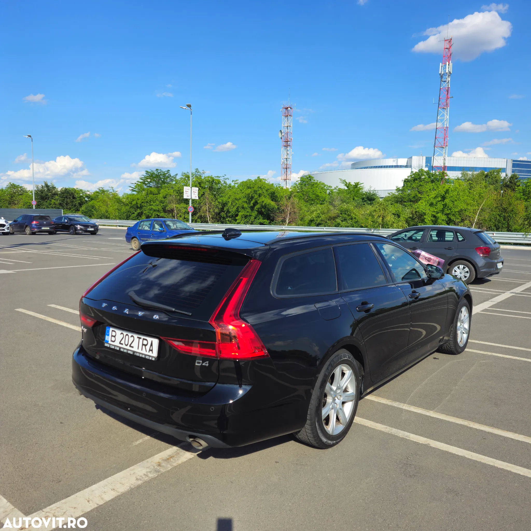 Volvo V90 D4 Momentum - 4
