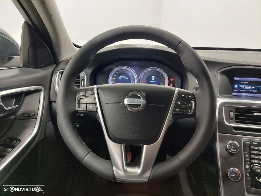 Volvo V60 2.0 D3 Momentum - 10