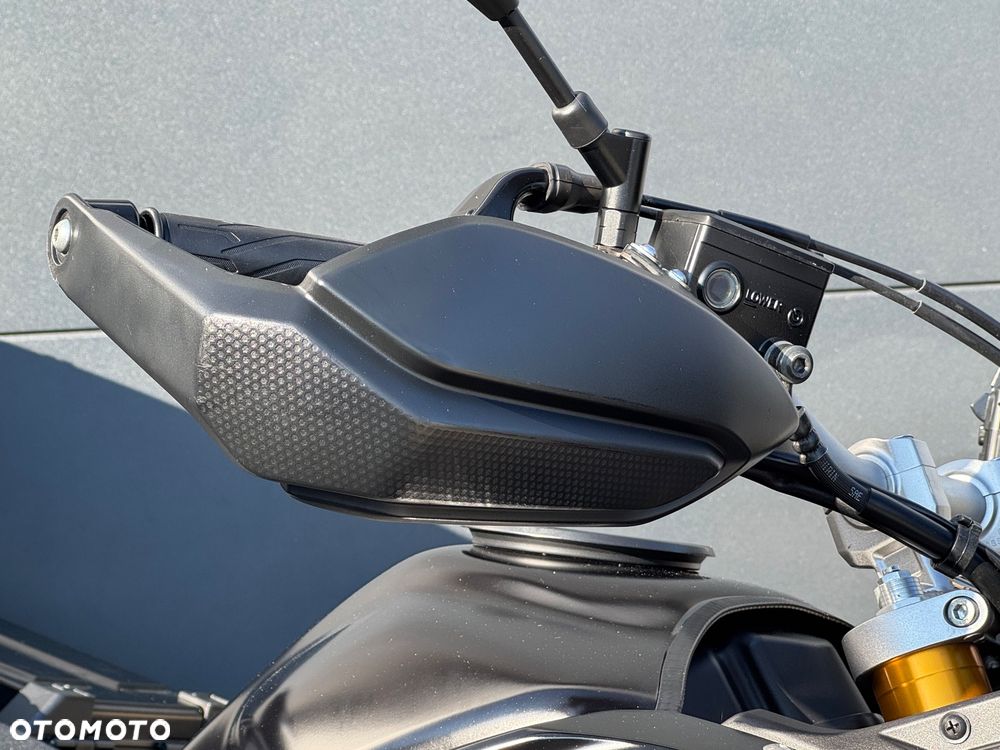Yamaha Super Tenere - 11