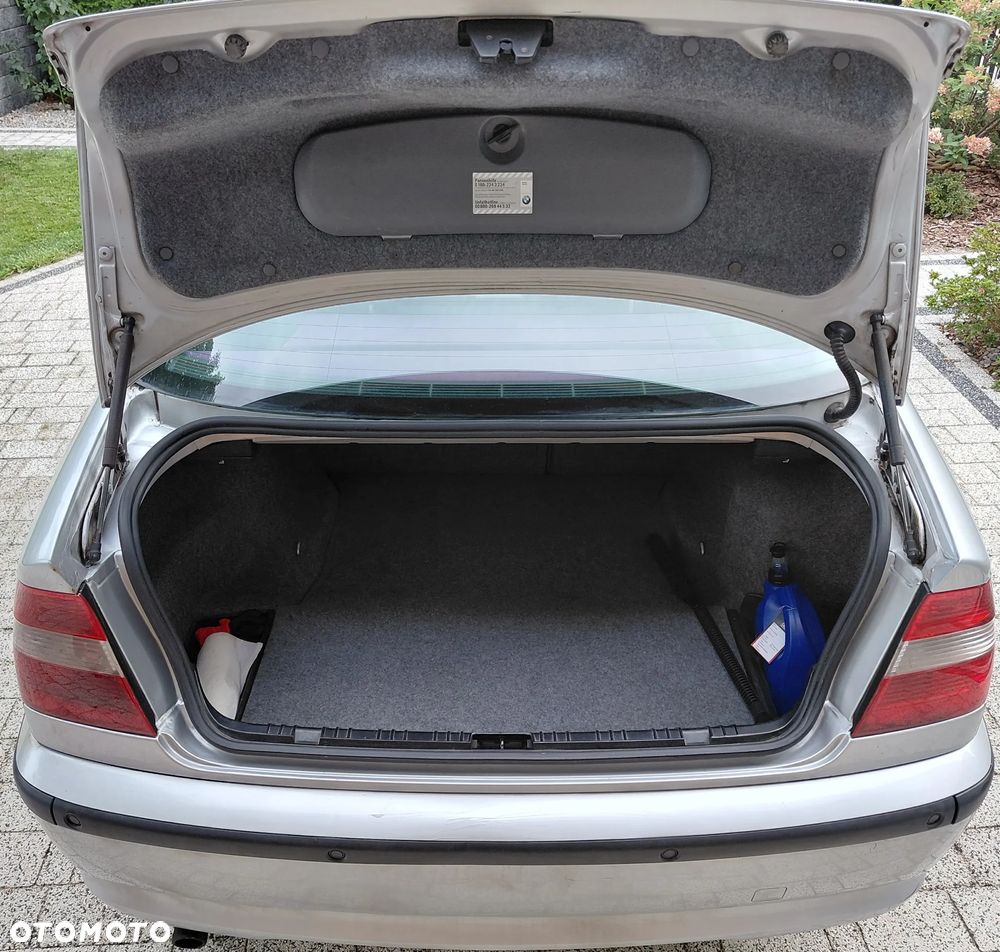 BMW Seria 3 316i - 11