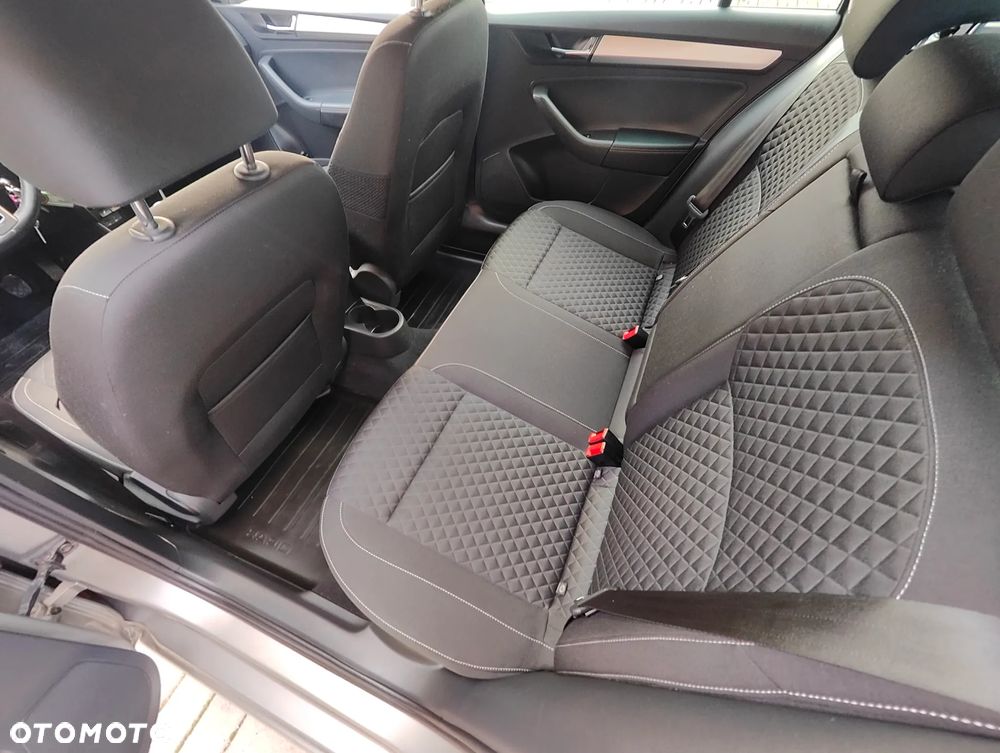 Skoda RAPID Spb 1.0 TSI Drive - 15