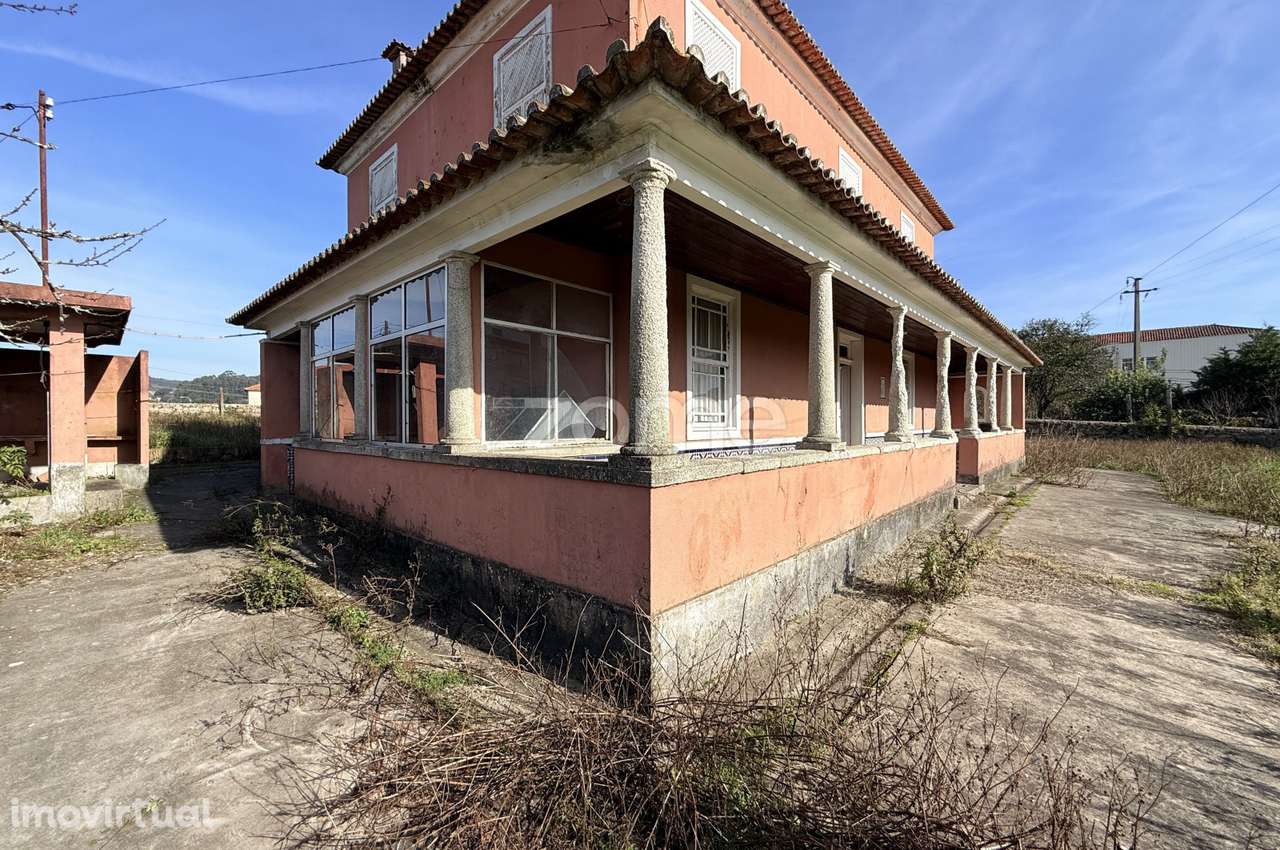 Mordia Individual T4 com 3666 m2 de terreno em Delães, V. N. Famali... - Grande imagem: 4/42