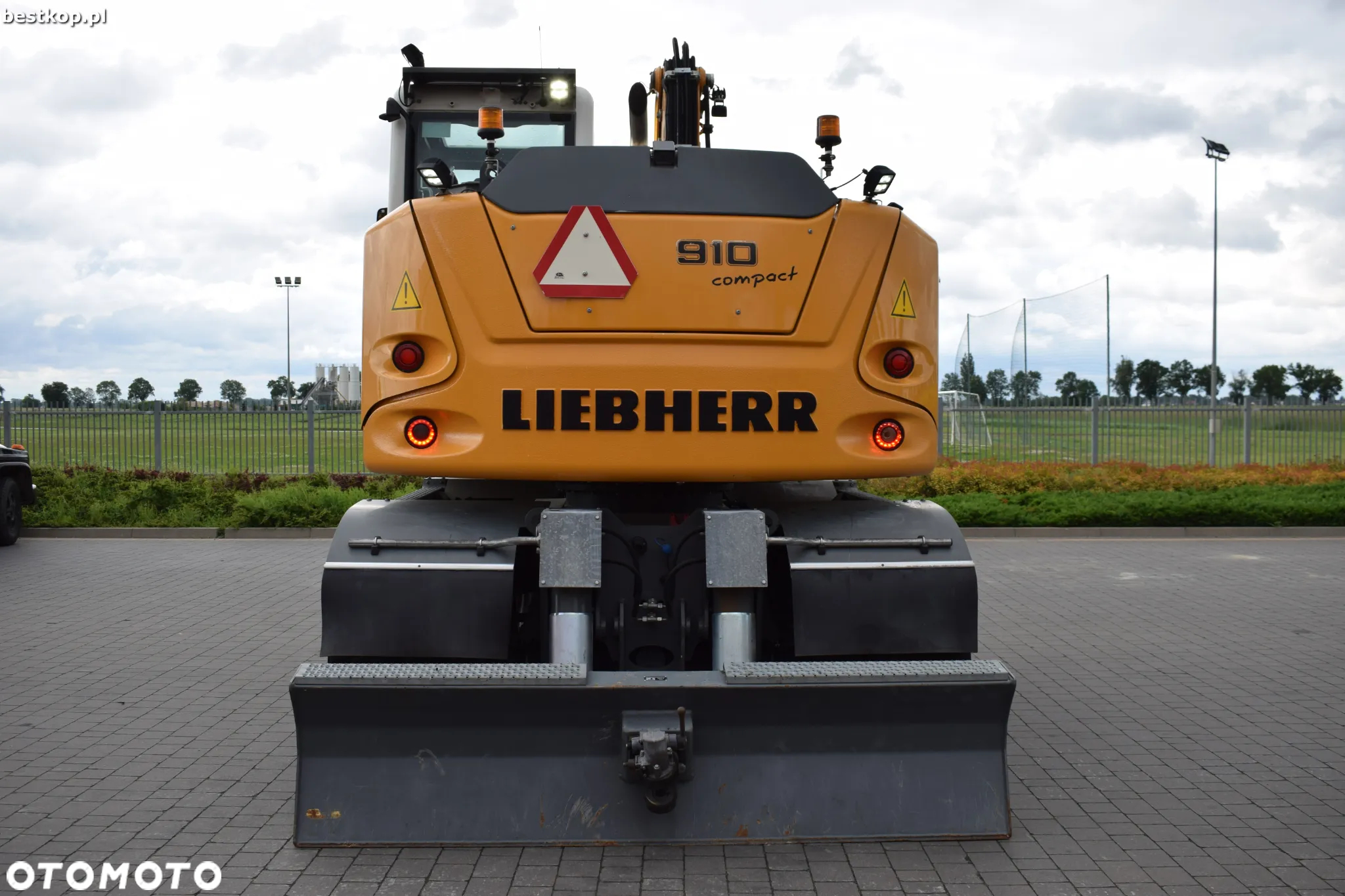 Liebherr A910 Compact Litronic - 7