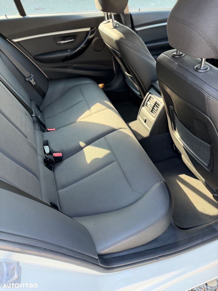 BMW Seria 3 320d Aut. - 16