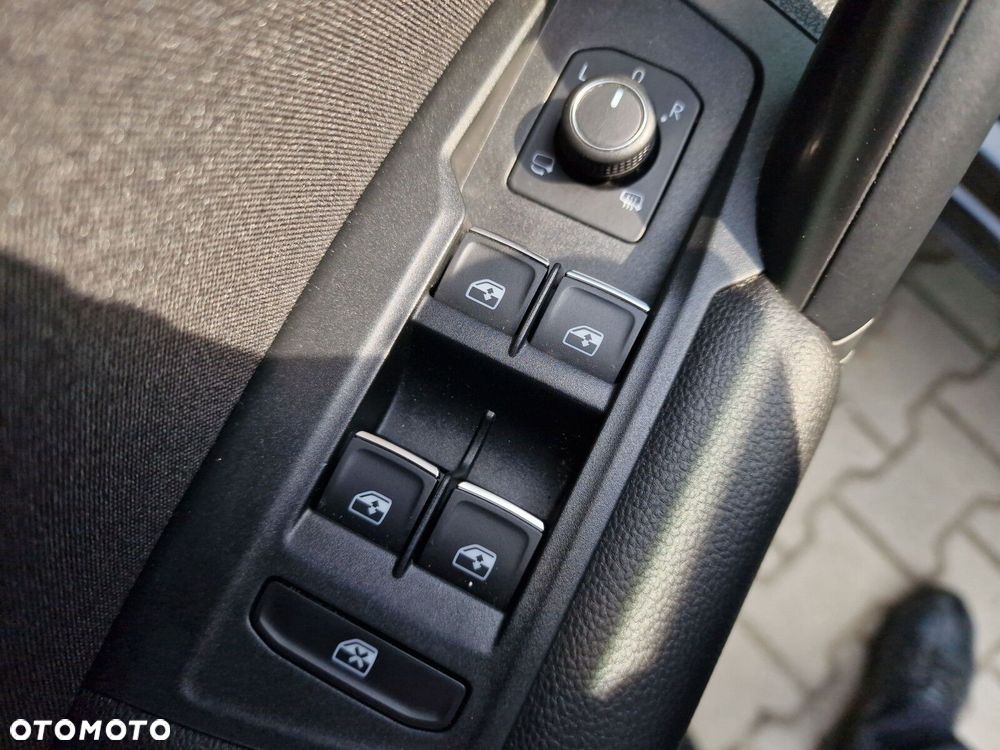 Volkswagen Tiguan 2.0 TDI Elegance DSG - 29