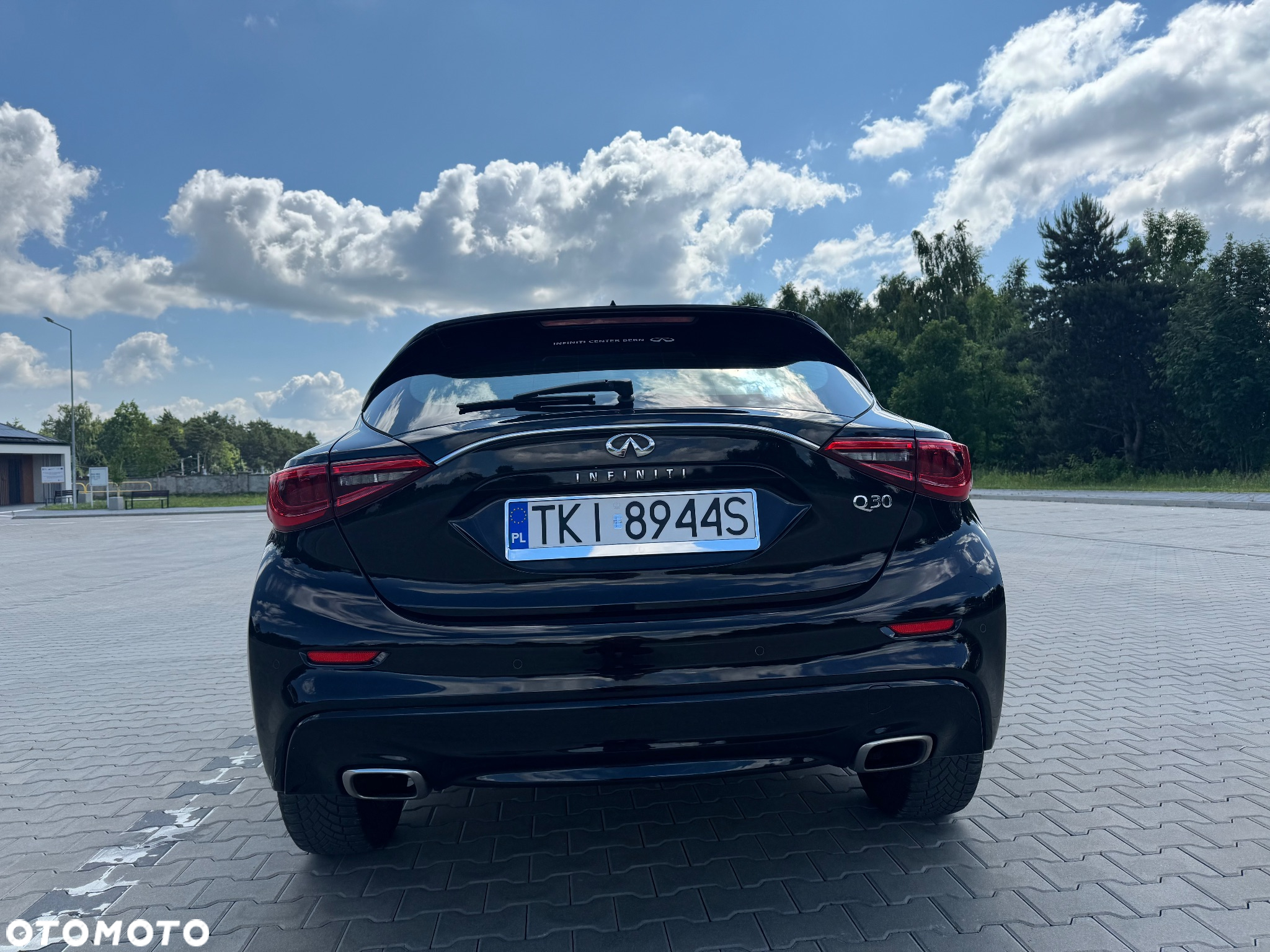 Infiniti Q30 1.6t - 25