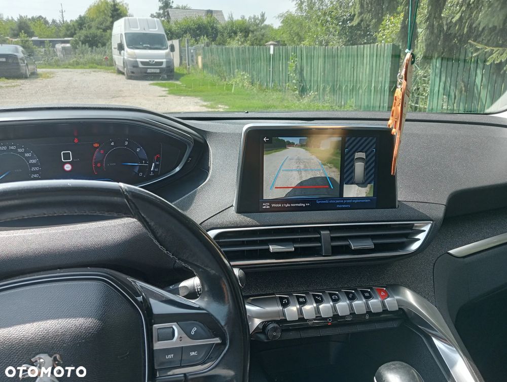 Peugeot 5008 - 8