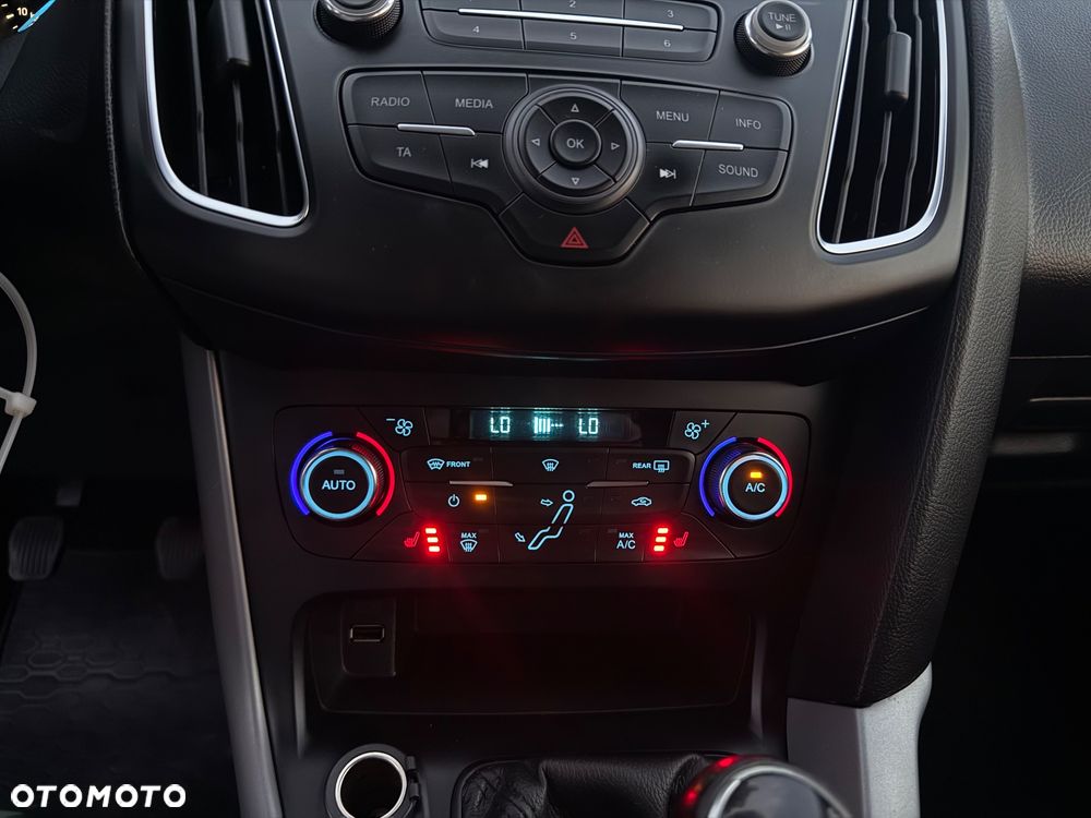 Ford Focus 1.0 EcoBoost Titanium - 18