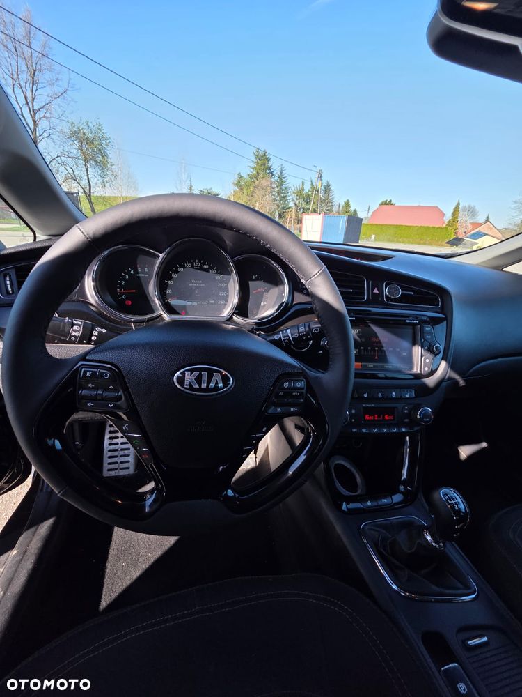 Kia Ceed 1.6 CRDi 128 Platinum Edition - 8