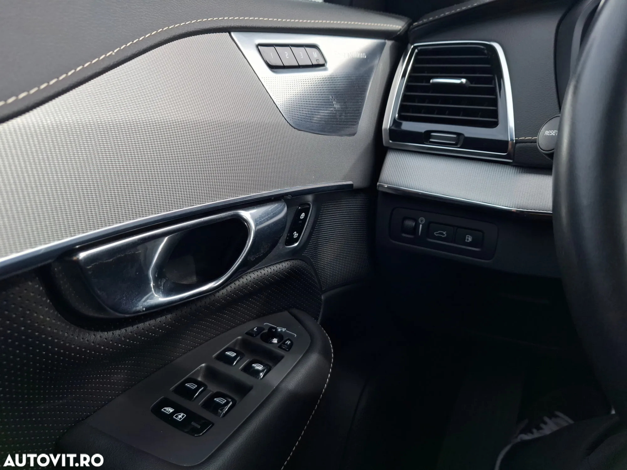Volvo XC 90 T8 AWD Twin Engine Geartronic RDesign - 21