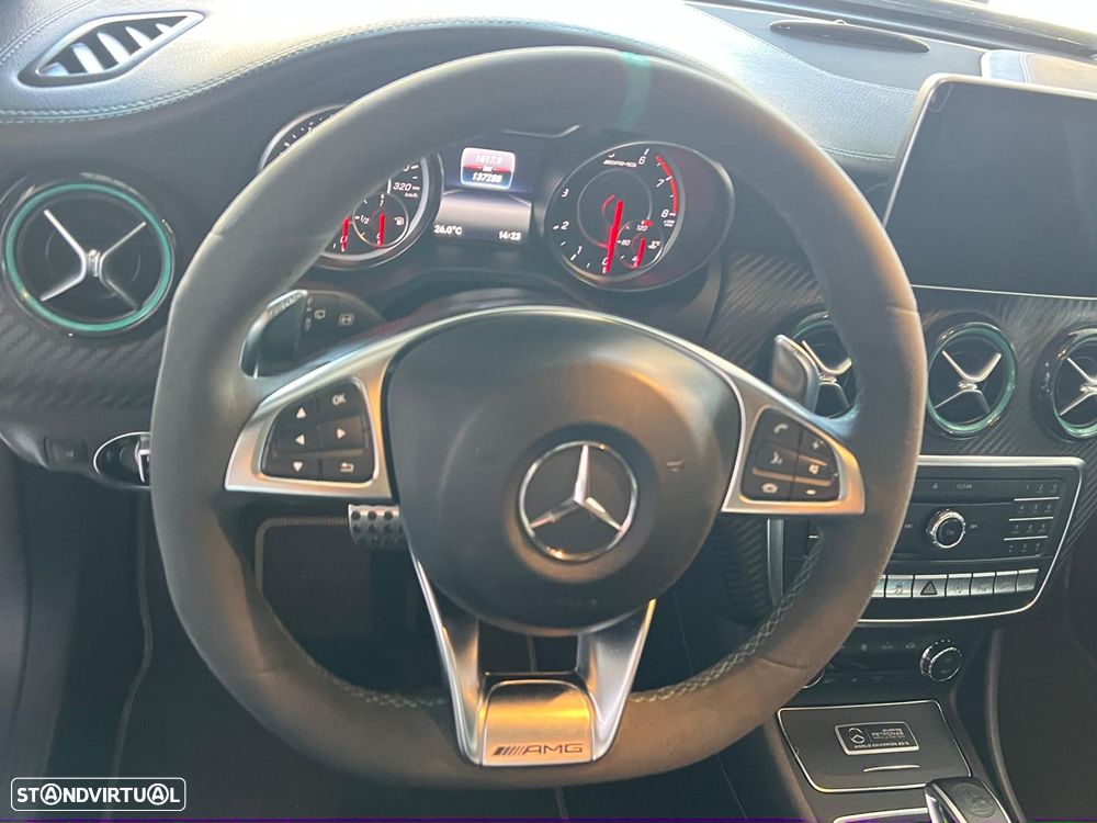 Mercedes-Benz A 45 AMG 4Matic Speedshift 7G-DCT PETRONAS 2015 World Champion Edition - 29