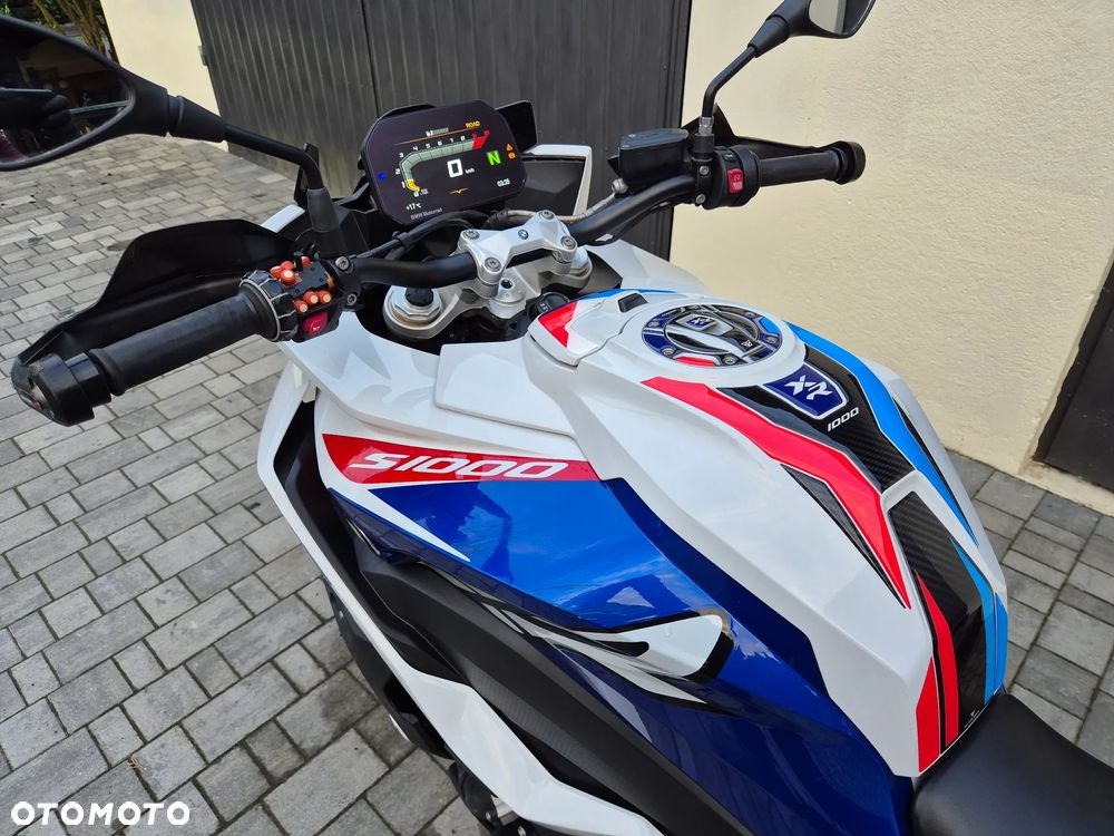 BMW XR - 21
