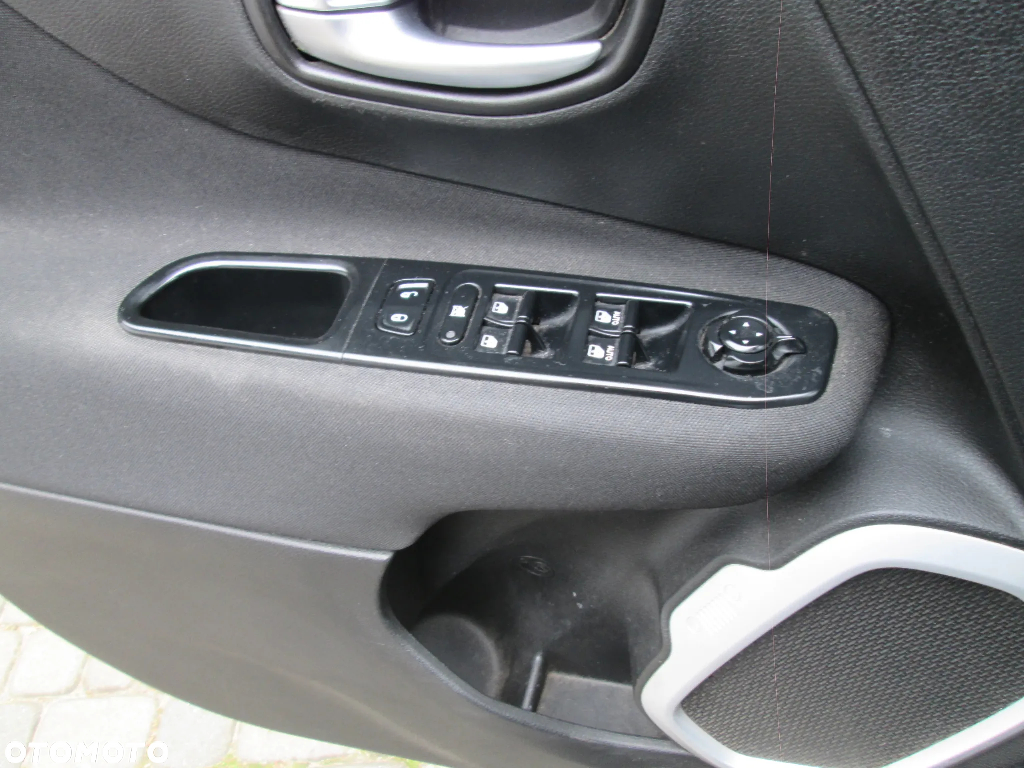 Jeep Renegade 1.6 MultiJet DSG Longitude - 9