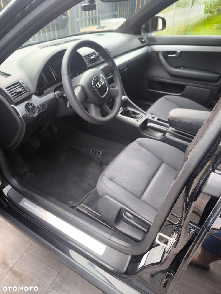 Audi A4 Limousine - 6