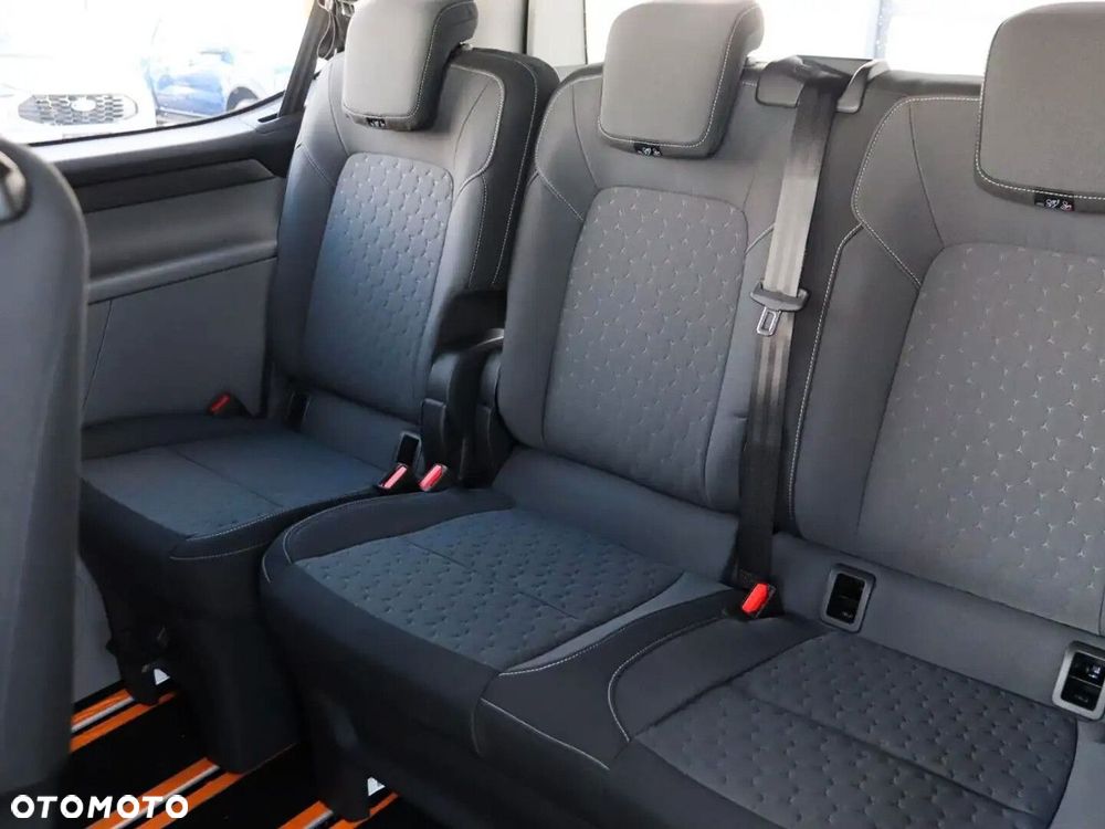 Ford Tourneo Custom - 19