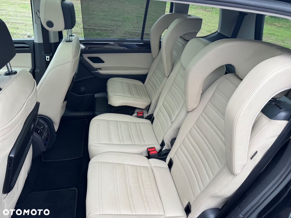Volkswagen Touran 2.0 TDI SCR DSG Highline - 18