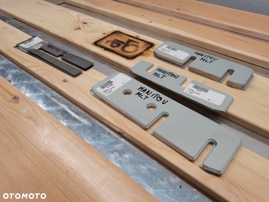 Ślizgi teleskopu Manitou MLT .... {Komplet} - 10