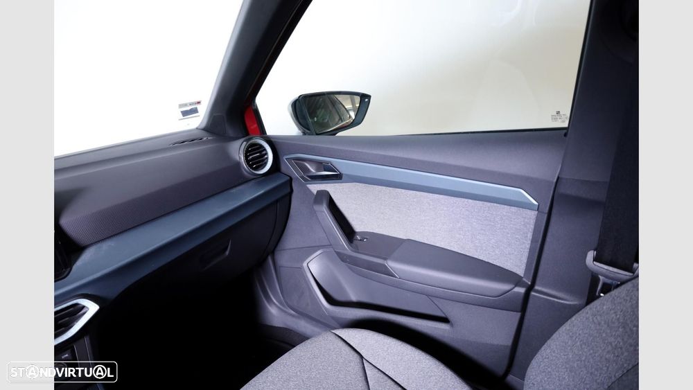 SEAT Arona 1.0 TSI Xcellence — fotografia 17
