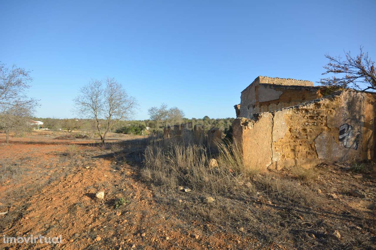 Quinta com 6930m2 localizada em Alpouvar, Albufeira - Grande imagem: 3/5