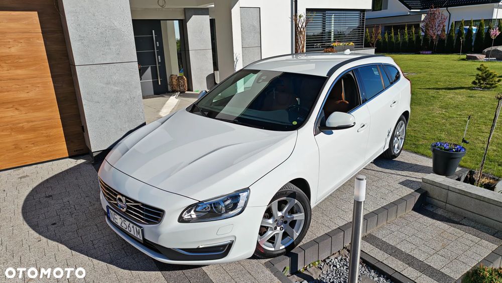 Volvo V60 D4 Geartronic Momentum - 26