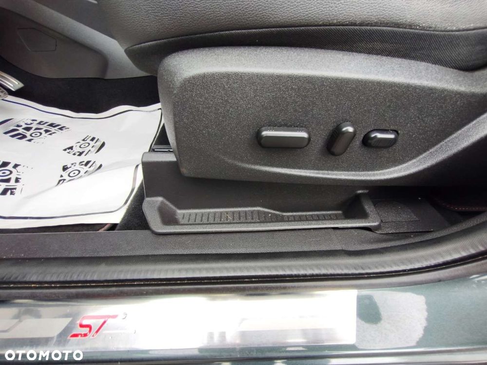 Ford Kuga - 15