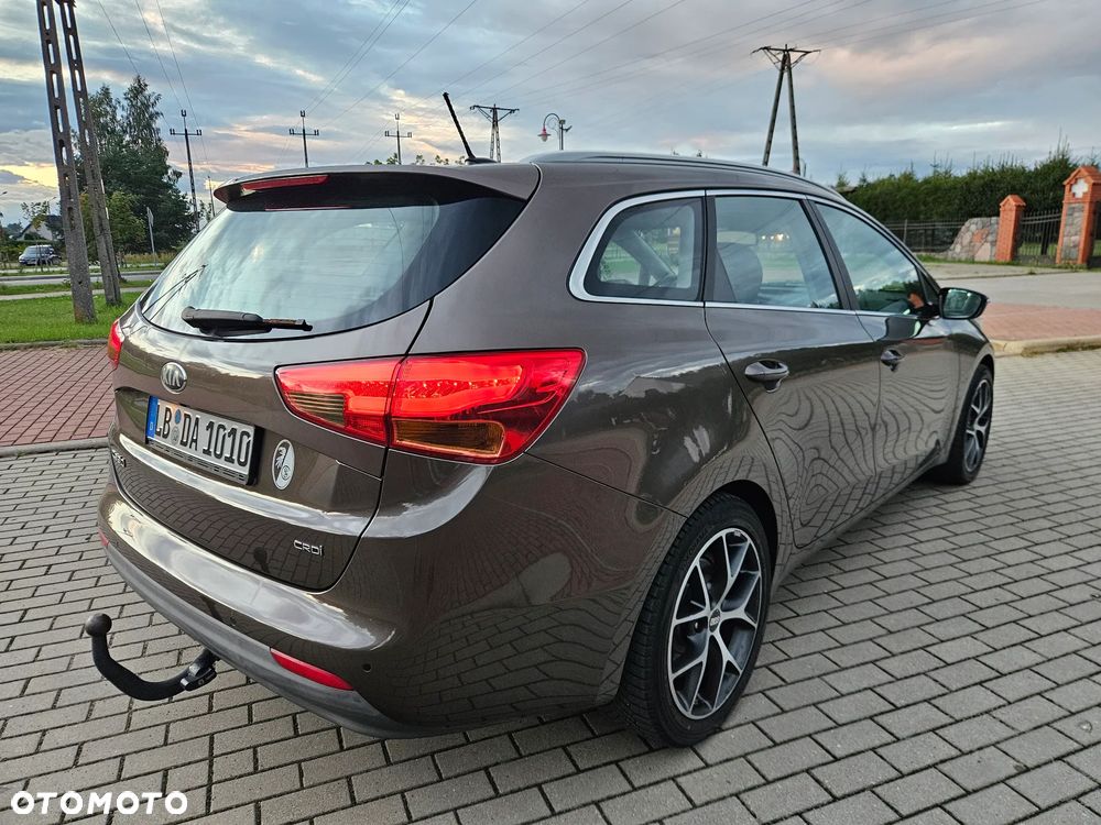 Kia Ceed 1.6 CRDi 136 ISG Platinum Edition - 6