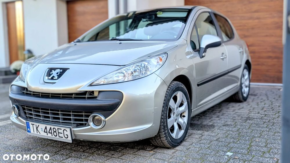 Peugeot 207 - 1
