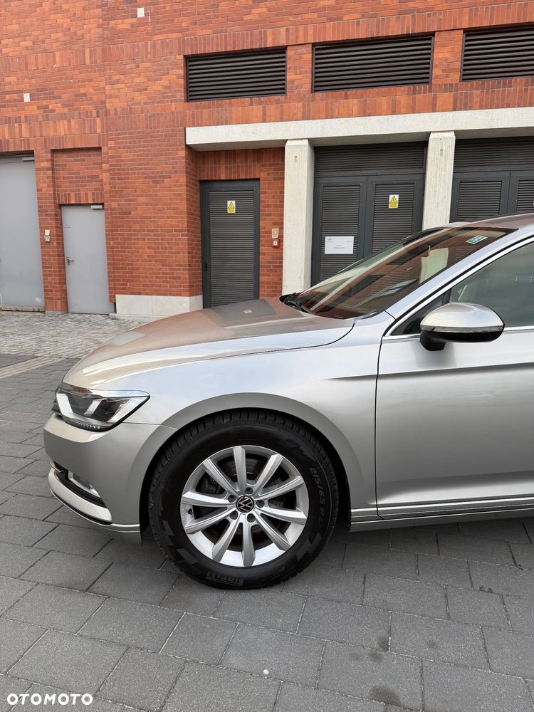 Volkswagen Passat - 32