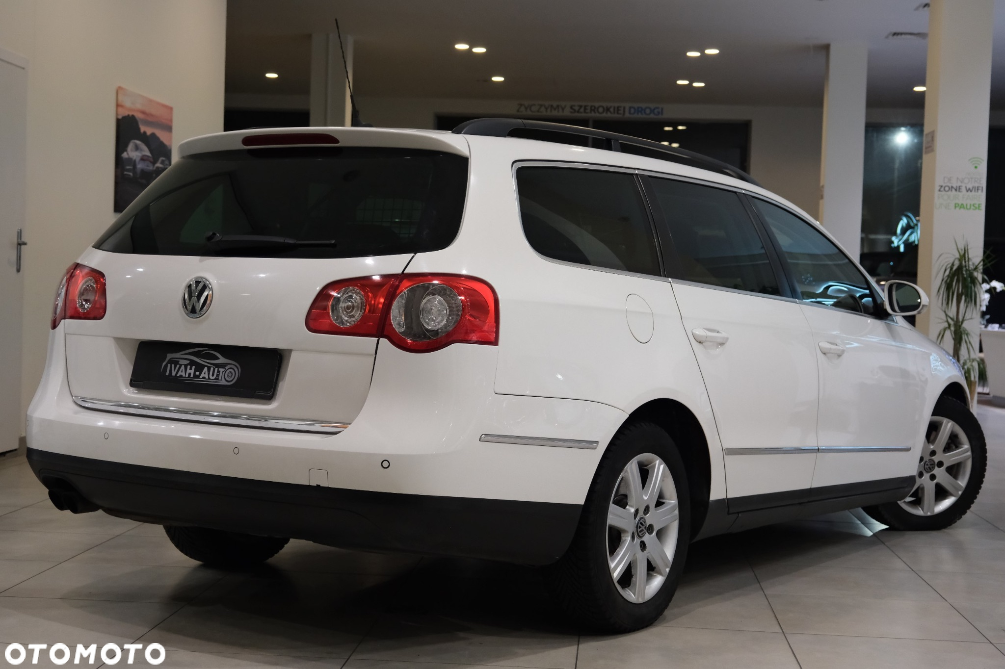 Volkswagen Passat 2.0 TDI Comfortline DSG - 14