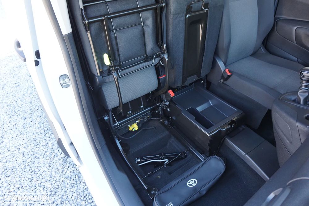 Toyota Proace City 1.5D 102 3 lug. Comfort IVA dedutível - 32