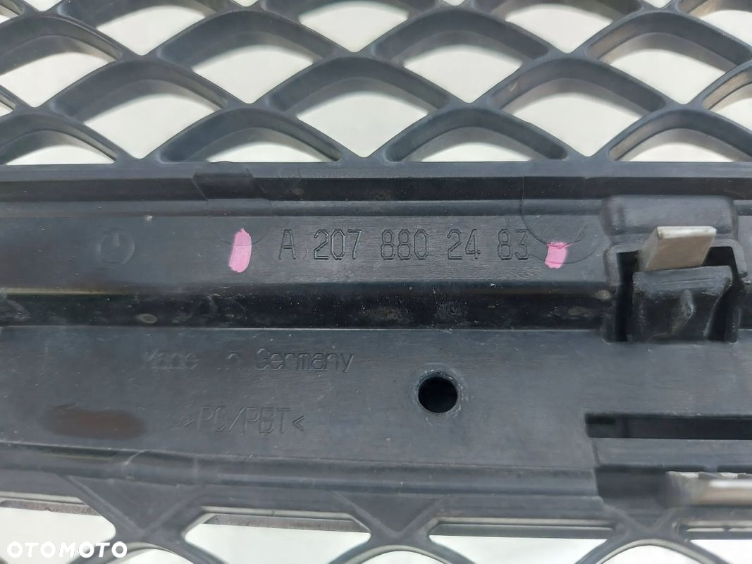 Mercedes-Benz E klasa coupe Lift C207 W207 Grill Atrapa Distronic - 11