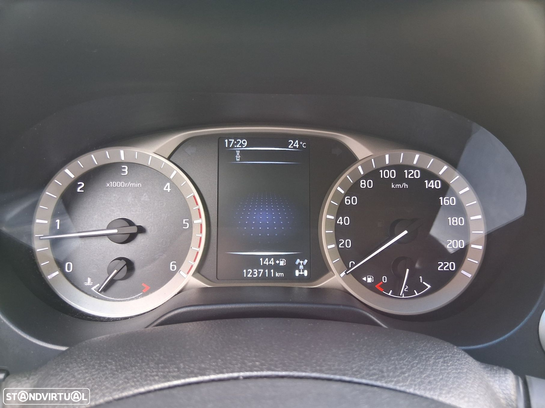 Nissan Navara 2.3 dCi CD 4WD N-Connecta Nav+Barras - 31